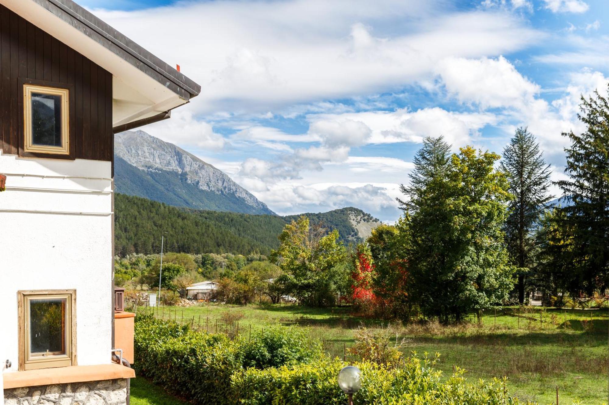 Residence Dei Medici-La Casa Nel Parco Pescasseroli Esterno foto